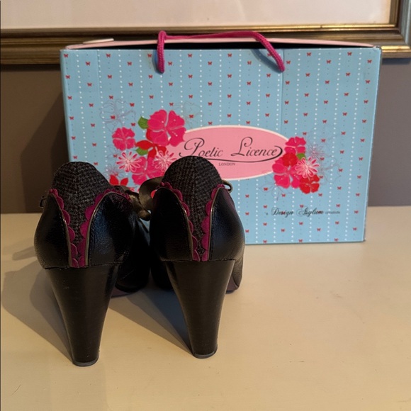 Poetic License Backlash Black and Pink Lace-Up Heels (7.5) - Picture 4 of 9